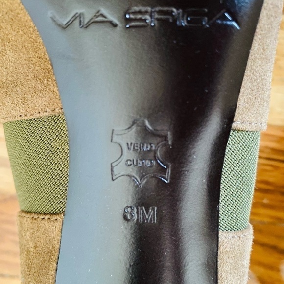 Via Spiga taupe suede ankle bootie with green fabric detail. 4.5 “ heel. Size 8. - Picture 9 of 10